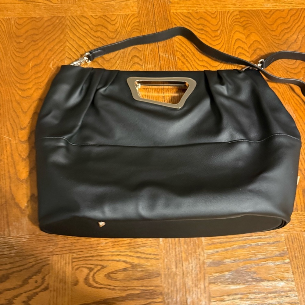 BEIS Limited Edition 3 Year Anniversary Cactus Leather Tote in Black - Picture 13 of 16